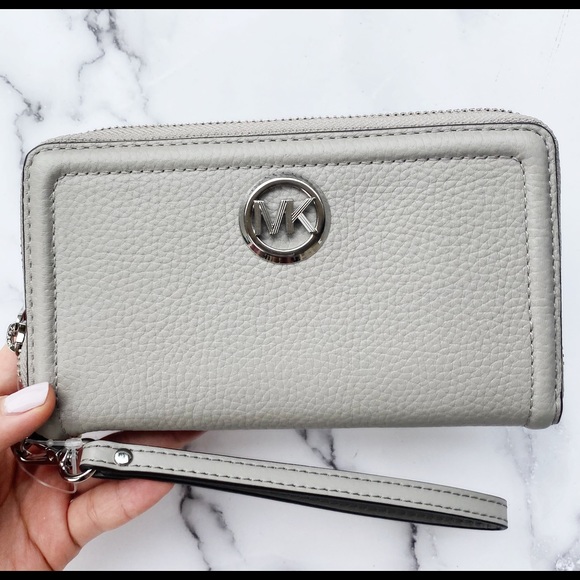 SALE‼️‼️Michael Kors Jet Set Wallet Phone Wristlet - Picture 5 of 8